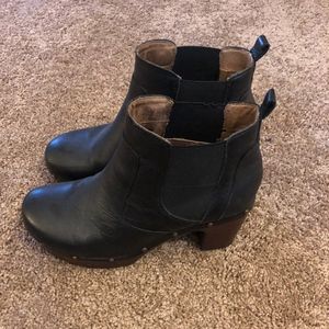 Clarks Clog Boots - Black Leather